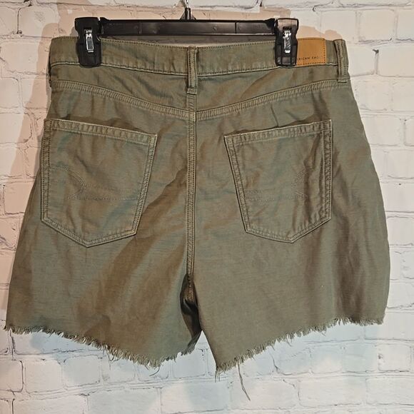 American Eagle Highest Rise Mom Short Size 10 - Picture 4 of 6